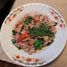 กะเพราแม่อ้อม อร่อยไม่ซ้ำ จำสูตรไม่ได้