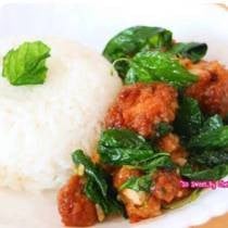 คะน้าไก่กรอบ ราดข้าว