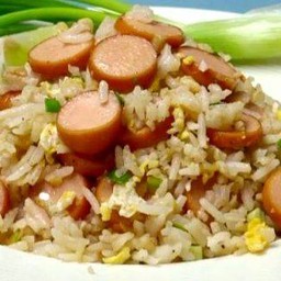 ข้าวผัดไส้กรอก