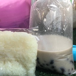 ข้าวเหนียวถั่วดำ