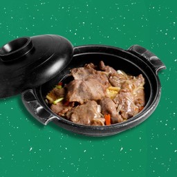 ข้าวผัดไข่ราดหน้าเนื้อเป็ดนุ่ม