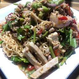 ยำมาม่า