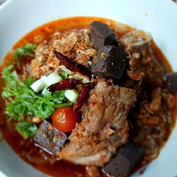 เตี๋ยวเส้นเล็กน้ำเงี้ยว