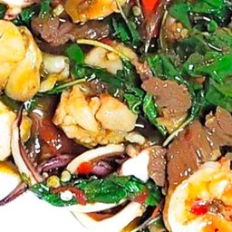 ผัดกระเพรา (กับข้าว)