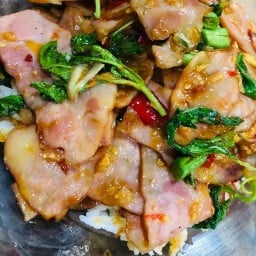 กระเพรา เช้ามืด ติวานนท์