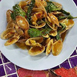 ผัดหอยลายน้ำพริกเผา