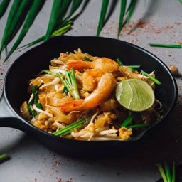 ผัดไทยกุ้งสด จานเล็ก