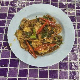 ผัดเผ็ดกระดูกอ่อน