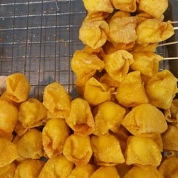 ลูกชิ้นทอดอิ่มหมีพีมัน ปตทบ้านพอน