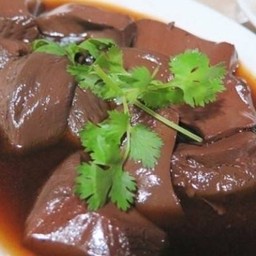 เลือดเป็ดพะโล้ ก้อนละ