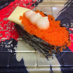 ข้าวปั้นไข่กุ้งชีส