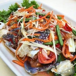 ปลาไข่ทอด ไก่ทอด ส้มตำ หมูมะนาว