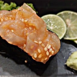 ข้าวปั้นยำแมงกระพรุน