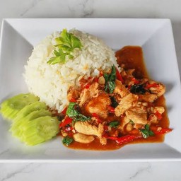 ผัดพริกแกงไก่