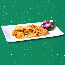 ปลาหมึกทอดผัดไข่เค็ม