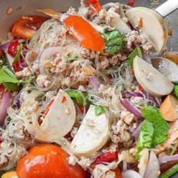 ยำวุ้นเส้นหมูสับ