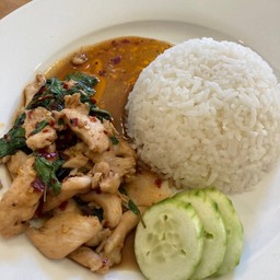 ข้าวกระเพราหมูชิ้น