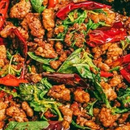 กะเพราเนื้อโคขุนสับ(กับข้าว)