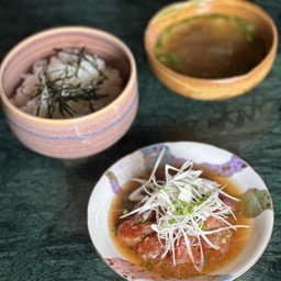 ข้าวเนื้ออบสูตรพิเศษ  เสิร์ฟพร้อมข้าวญี่ปุ่น