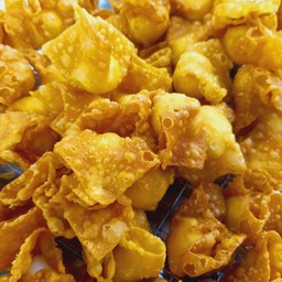 ป.ปลาเกี๊ยวทอด กุยช่ายทอด (ร้านเกี๊ยวทอด)