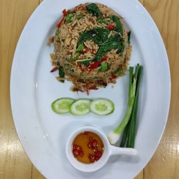 กระเพราหมูคลุกข้าว