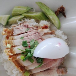 ข้าวหมูกรอบ