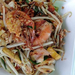 ผัดไท วุ้นเส้นกุ้ง-ปลาหมึก