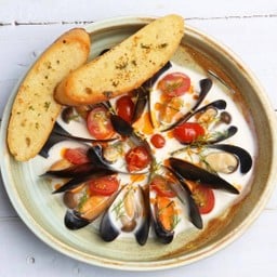 Blue Mussel Tom Kha