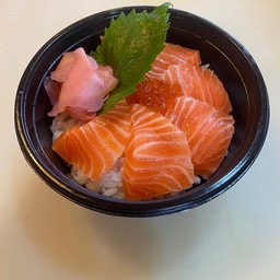 ข้าวหน้าแซลมอน