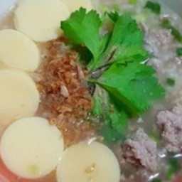 ข้าวต้มหมูสับใส่เต้าหู้ไข่