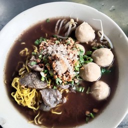 ก๋วยจั๊บก๋วยเตี๋ยวพี่อ้วน