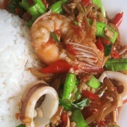 ข้าวผัดฉ่าทะเล
