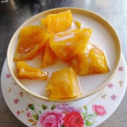 มันเชื่อมน้ำกะทิอบควันเทียน