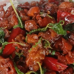 ผัดกะเพราไก่ย่าง