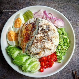 ข้าวคลุกปลาทู