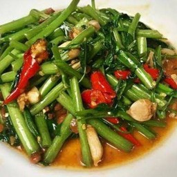 ผัดผักบุ้งไฟแดง