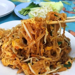 ผัดไทยเล้นเล็กหมูชิ้น