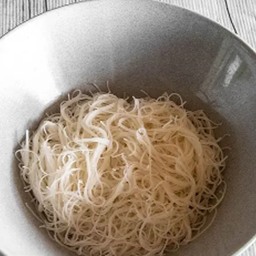 เส้นหมี่ลวก