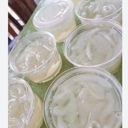 ลูกตาลลอยแก้วถ้วยกลาง