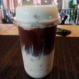 โรงเตี๊ยมชา-กาแฟ ร้านน้ำเฮียต้น พัทยากลาง