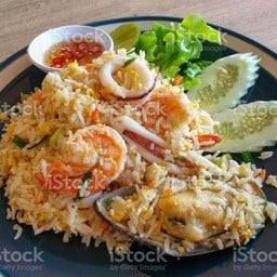 ข้าวผัดทะเลใหญ่