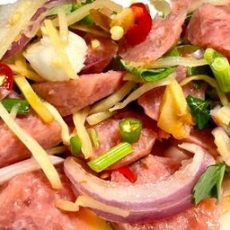 ยำแหนมสด