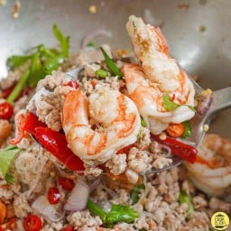 ยำวุ้นเส้นหมูสับ