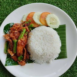 ผัดพริกแกง