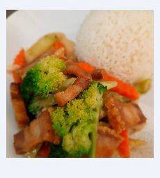 ข้าวราดผัดบร็อคโคลี่