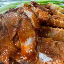 บะหมี่หมูกรอบ