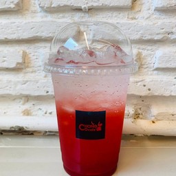 สตอว์เบอรี่ โซดา