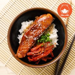 ข้าวหน้าแซลมอนซอสเทอริยากิ (Salmon Teriyaki)