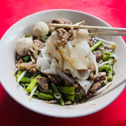 เส้นใหญ่