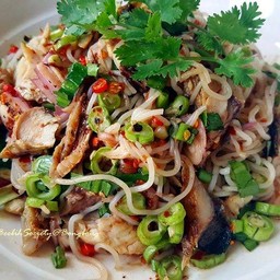 ยำขนมจีน